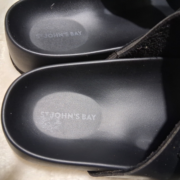 St. John's Bay Black Men's Sandals - Picture 4 of 6